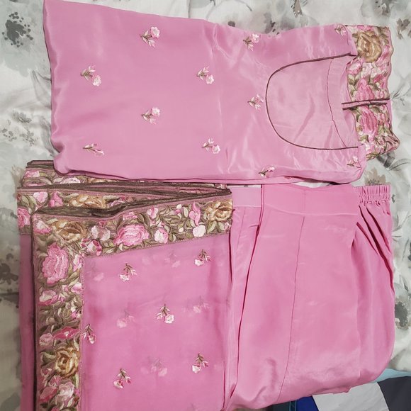 Hight quality and classy designer wear indian women clothes - Picture 2 of 7